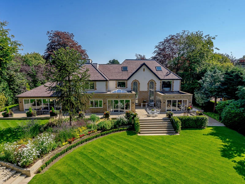 See Inside This Incredible Manor House in Alwoodley Living North